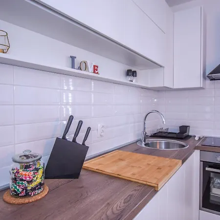 Ned Apartment Mandre