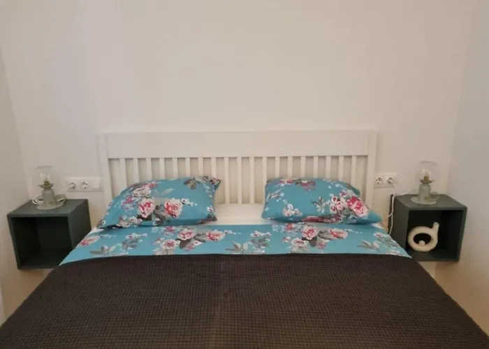 Апартаменты Ned Мандре